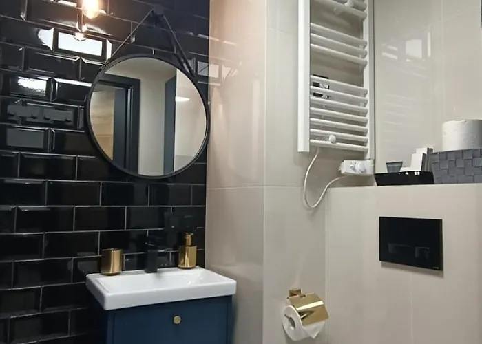 Droinvest Zarembowicza Lotnisko Airport - Fv